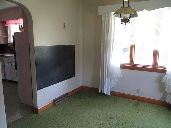 3rd image of 251 Glen Dale Heights Rd