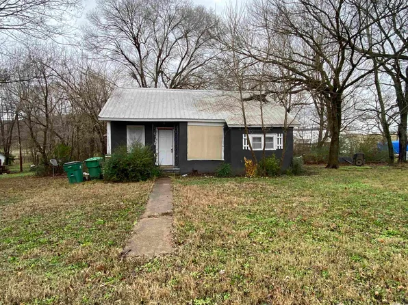 305 N Panther Ave, Yellville, AR 72687