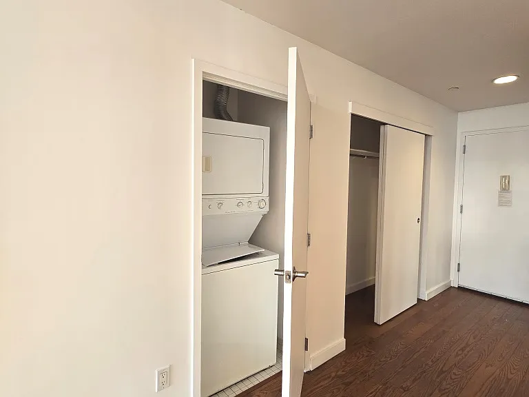 4026 College Point Blvd #10B — Photo 5