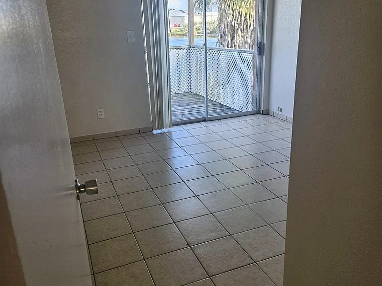 514 Jose Marti Blvd #4 — Photo 6