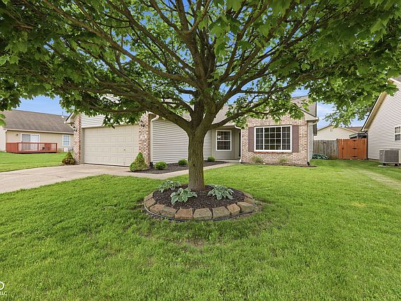 3rd image of 7141 Bracken Ln