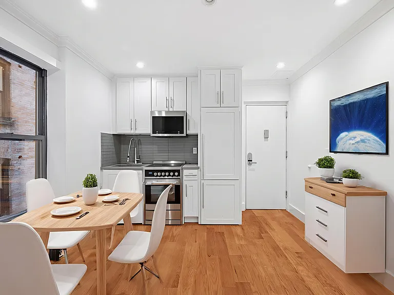 409 E 84th St #19 — Photo 3