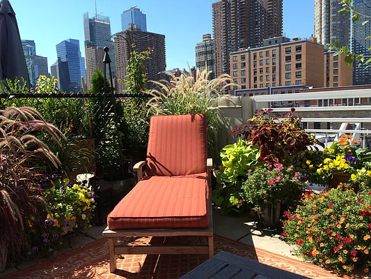 Sold by Compass | media 9