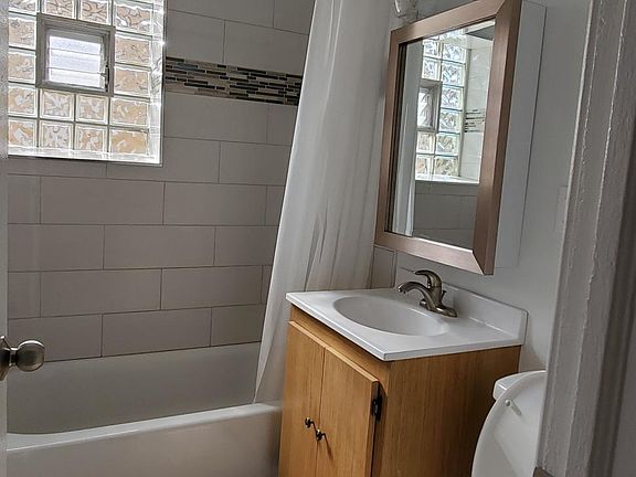 4th image of 3150 W Cullom Ave APT 3