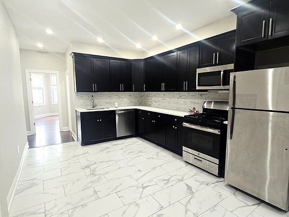 2nd image of 186 Seaview Ave #1B