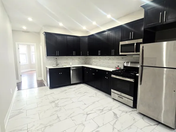 186 Seaview Avenue image 1 of 11