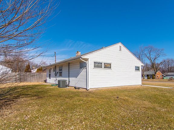 5th image of 309 S Hammes Ave