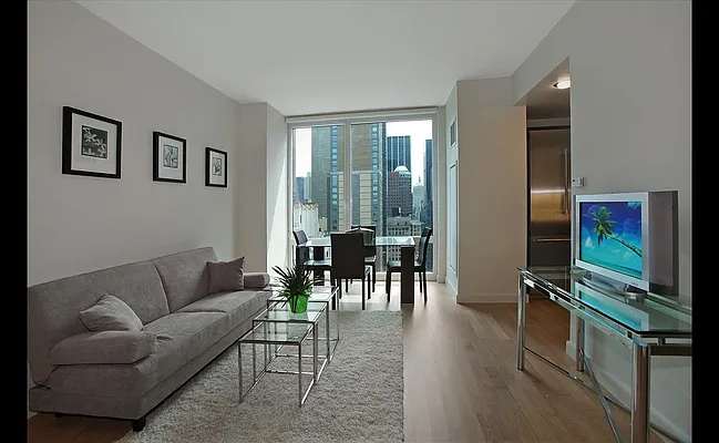 Sold by Douglas Elliman | media 21