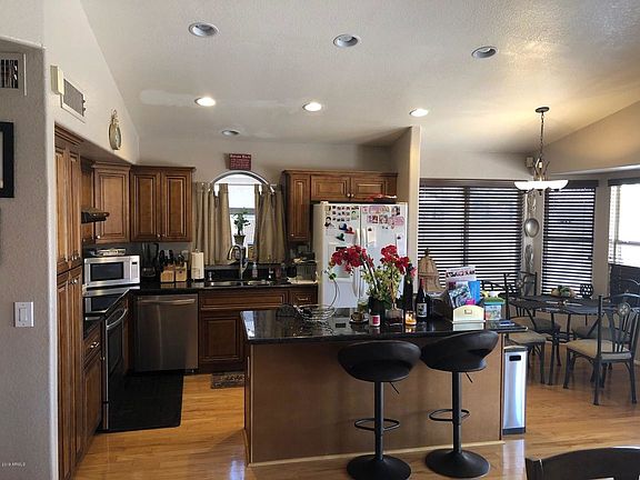 4th image of 6935 E Lomita Ave