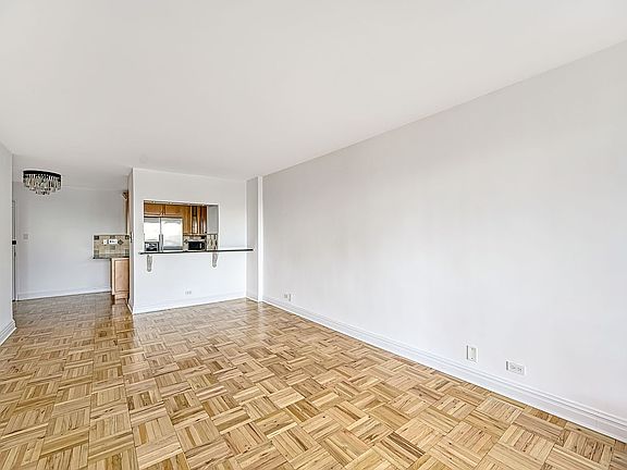 4th image of 300 E 40th St APT 30N
