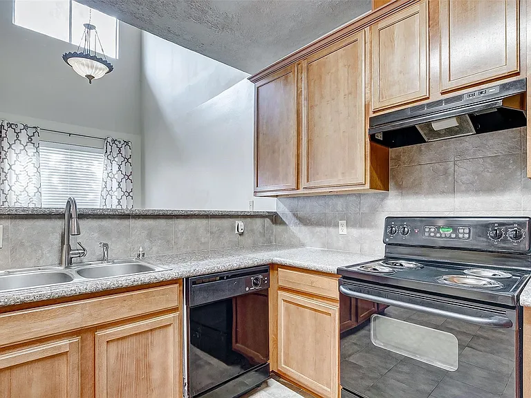 3742 E Ashford Villa Ln — Photo 17