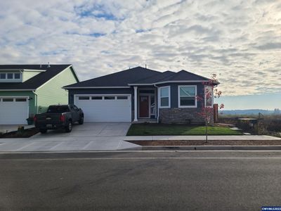 1095 Chestnut St, Independence, OR, 97351
