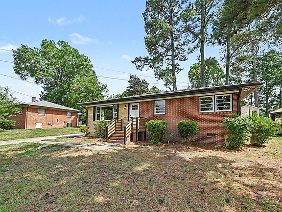 3rd image of 912 Larchwood Dr