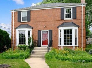 1234 N Grove Ave, Oak Park, IL 60302