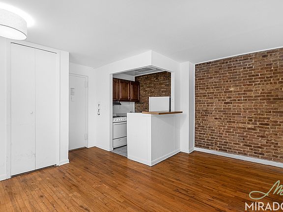 4th image of 530 E 89th St #B4