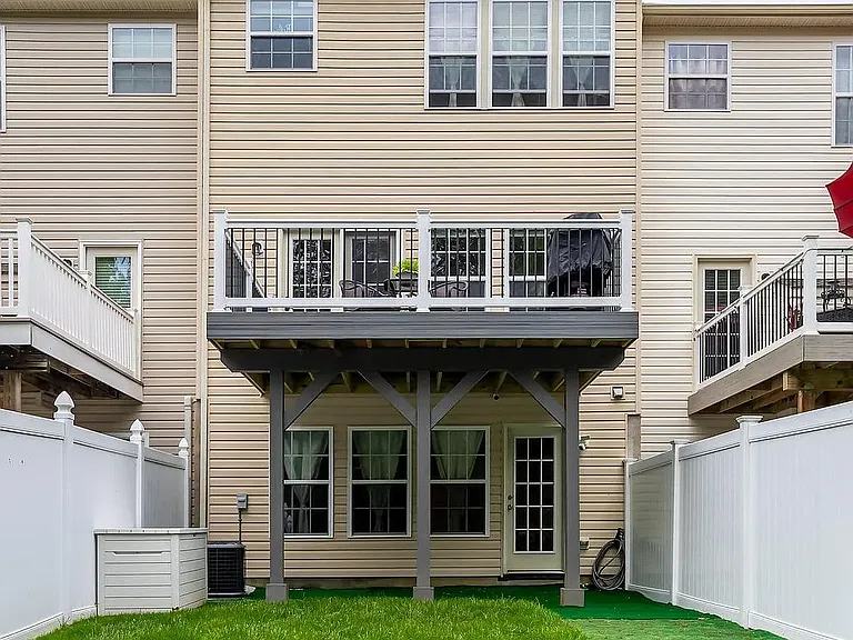 372 Concetta Dr — Photo 4