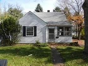 1128 Maple St photo 1