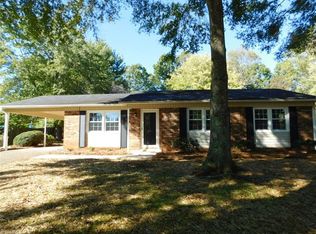 101 Peachtree Rd, King, NC 27021