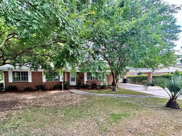 402 Pineview Dr, Waycross, GA 31501