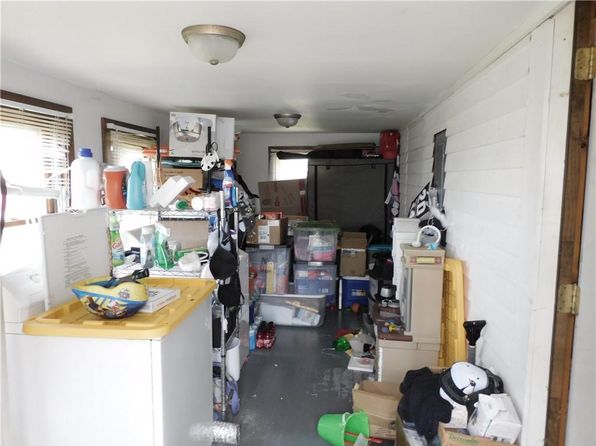 411 John St, Effingham, KS 66023