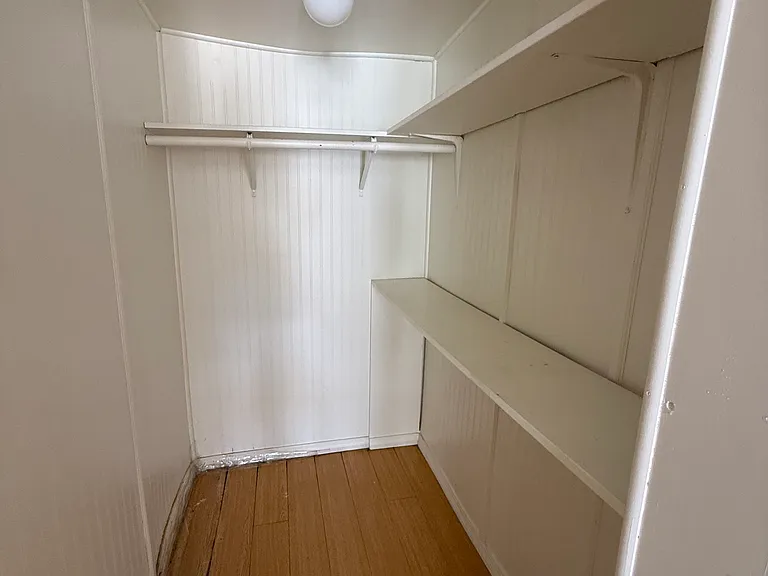 1116 Irving Ave — Photo 26