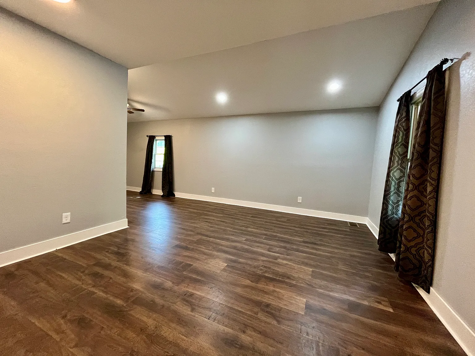 4 bed, 2.5 bath, $2,000 — Photo 4
