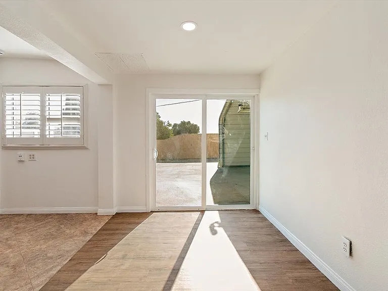 4270 Woodward Ave — Photo 6