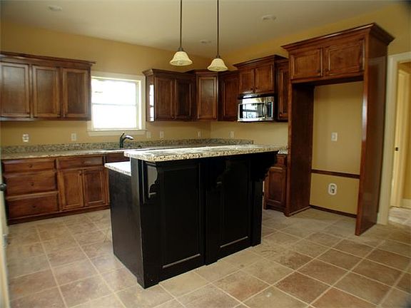 3rd image of 1718 Drayton Lot 377