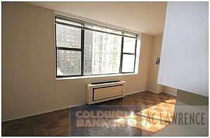 4th image of 400 E 71st St APT 15F