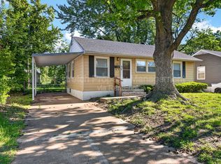 329 Midlothian Rd, Saint Louis, MO 63137
