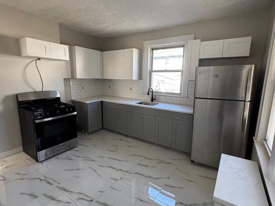 186 Linden Ave #1F