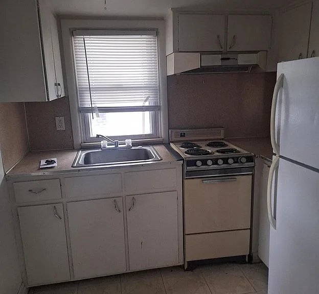 207 W Henry St #2 — Photo 3