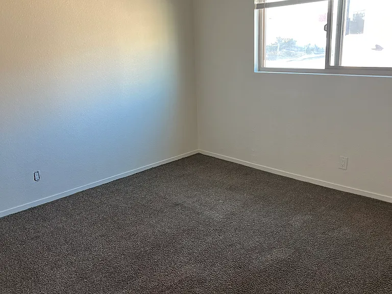 1300 Elizabeth Ave — Photo 6