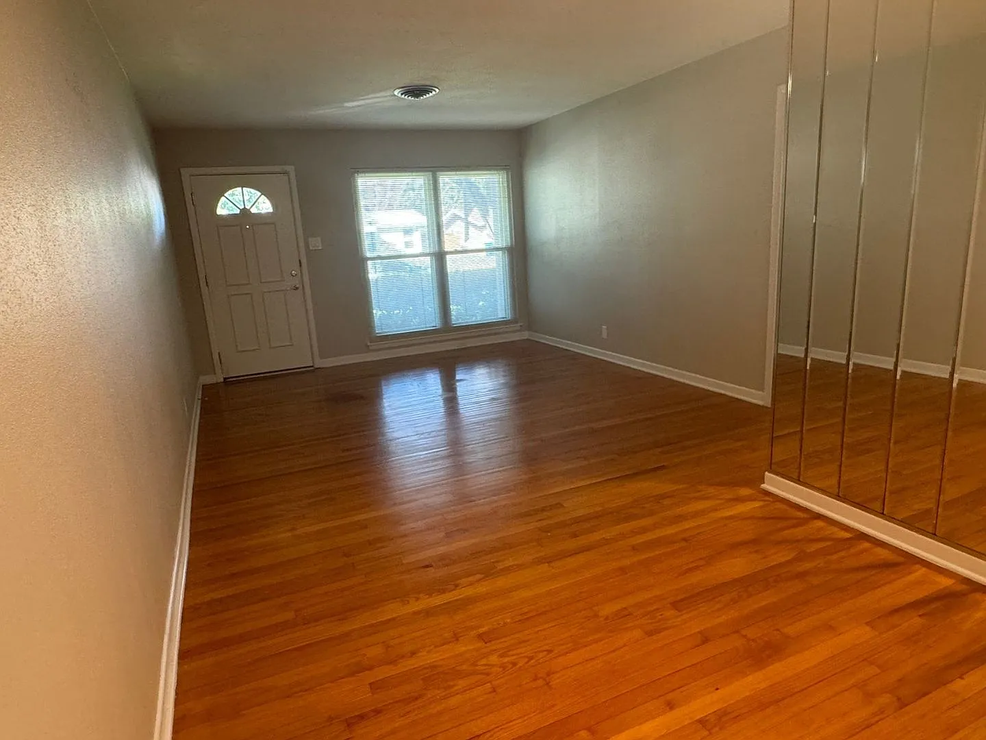 3 Bedroom, 2 Living Areas in Single Family Home close to Alamo Heights San Antonio — Photo 4