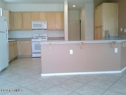 1st image of 921 E Sherri Dr