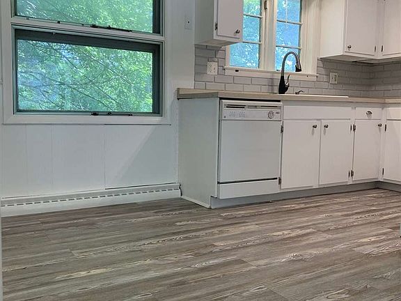 3rd image of 215 Warren Ave