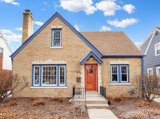 5134 N Elkhart Ave, Whitefish Bay, WI 53217
