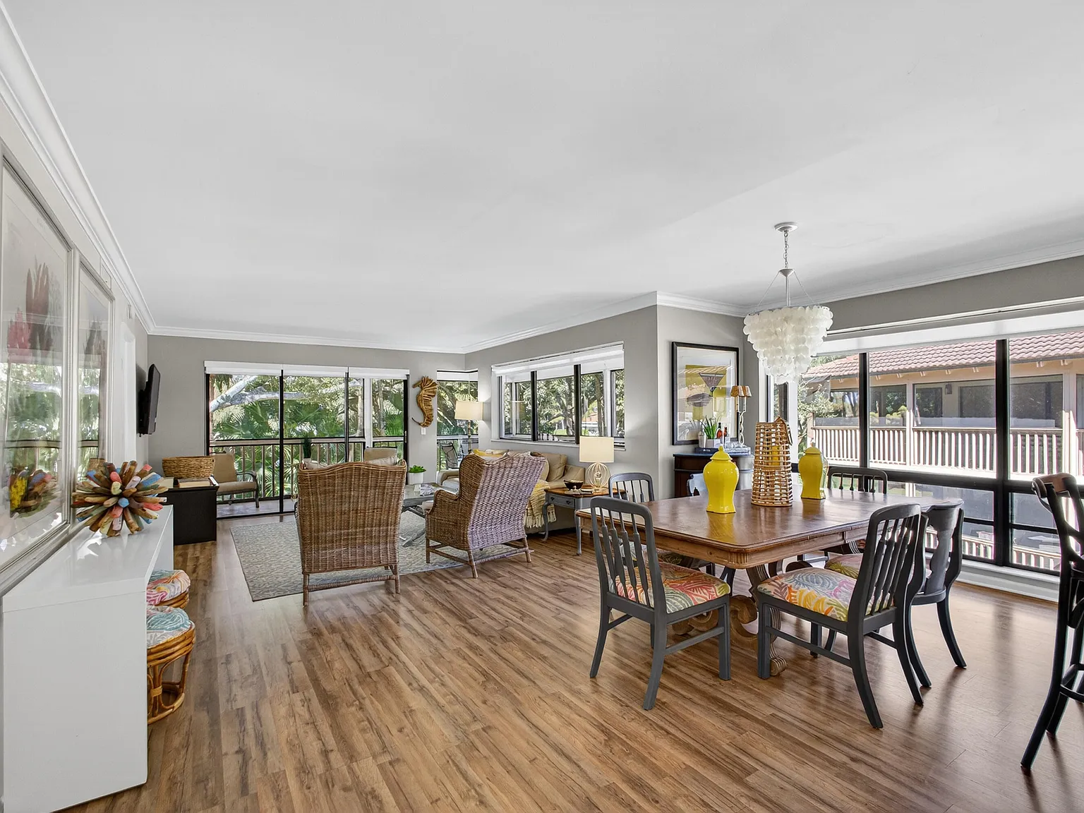 2 bed, 2.0 bath, 1366 sqft, $7,000 — Photo 4