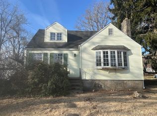 6 Ingham Hill Rd, Essex, CT 06426