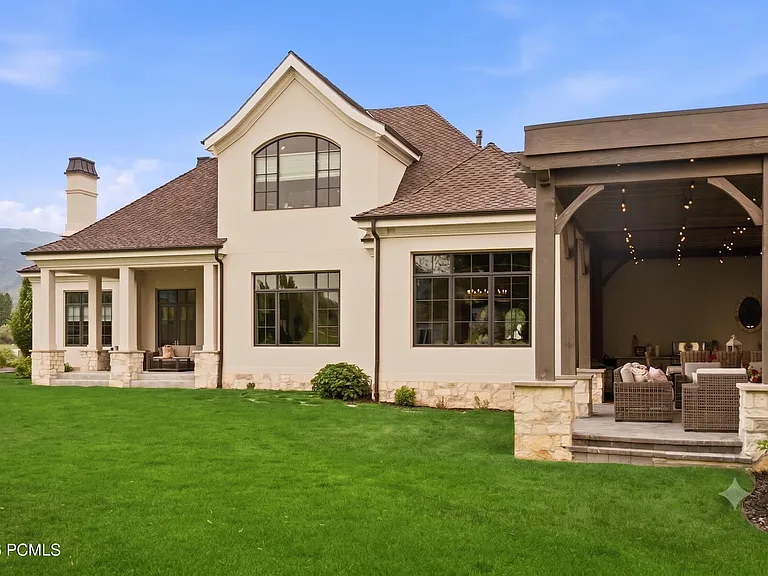 71 W Farm Springs Ln — Photo 32