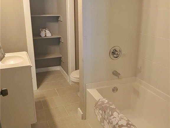3rd image of 2138 N Prospect Ave