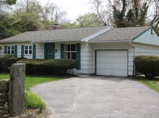 146 Old Post Rd, South Kingstown, RI 02879