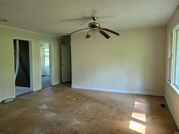 4th image of 4540 S Old State Road 37