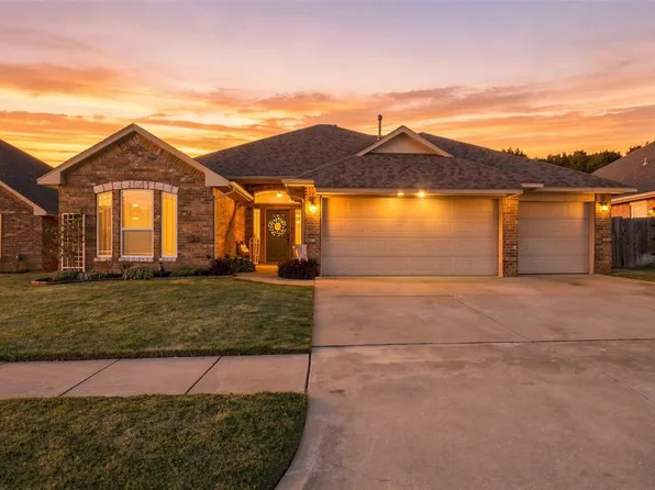 745 Dana Dr, Yukon, OK 73099