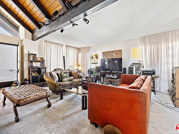 4th image of 10396 Almayo Ave APT 5