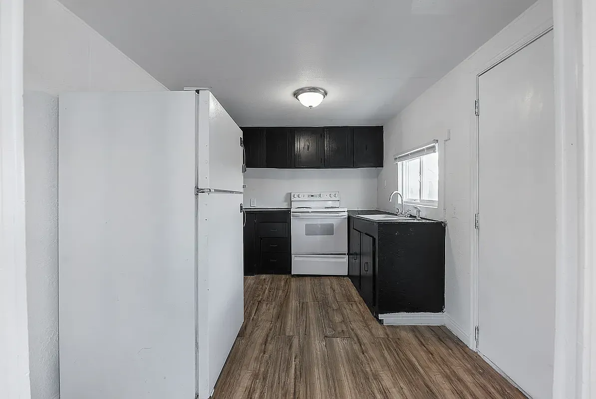1 bed, $500 — Photo 2