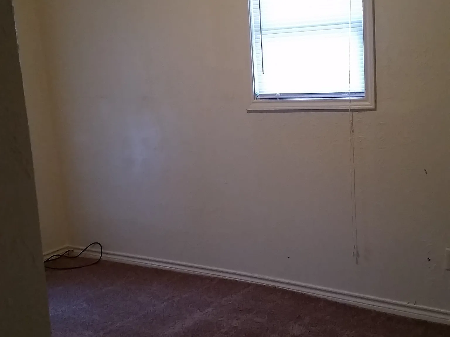 3 bed, $1,035 — Photo 2