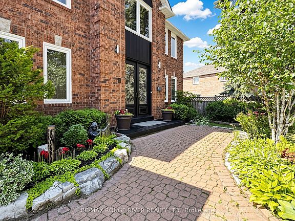 4th image of 4 Atrium Ln