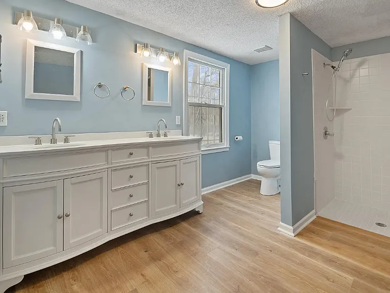 2321 E Mossman Ave — Photo 11