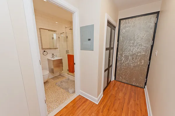 Rented by Compass | media 23